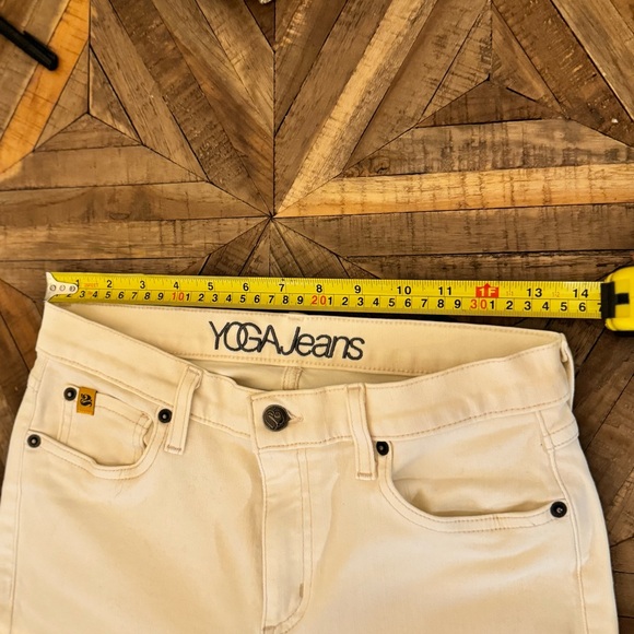 Like New Cream Yoga Jeans Size 29 Mid Rise, Natural Stretch. - Picture 9 of 10